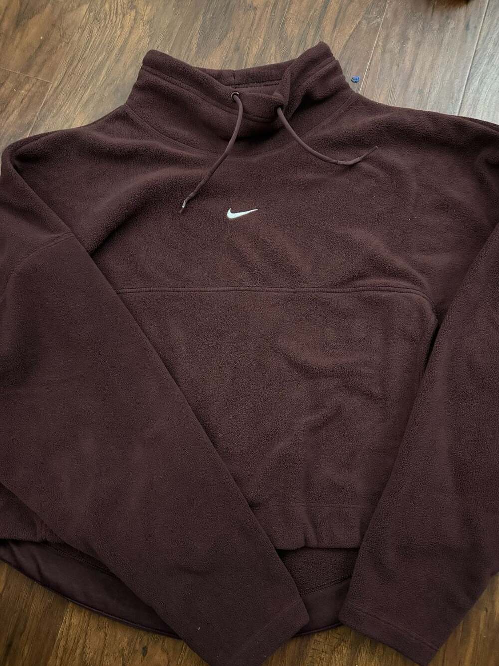 Nike Women's Therma-FIT Burgundy Cropped Fleece Hoodie